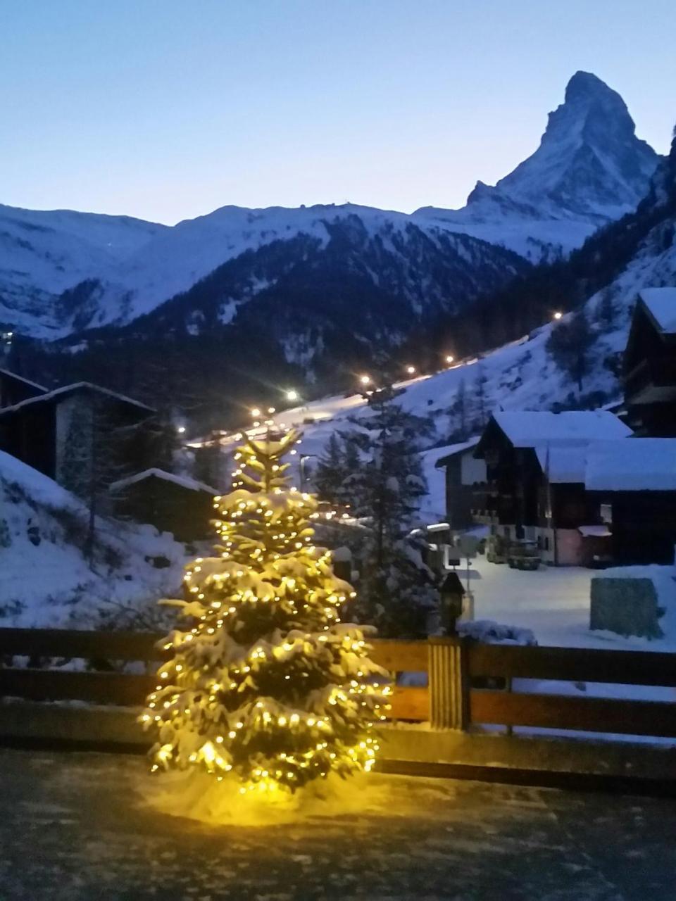 Alpenrose Hotel เซอร์แมท ภายนอก รูปภาพ